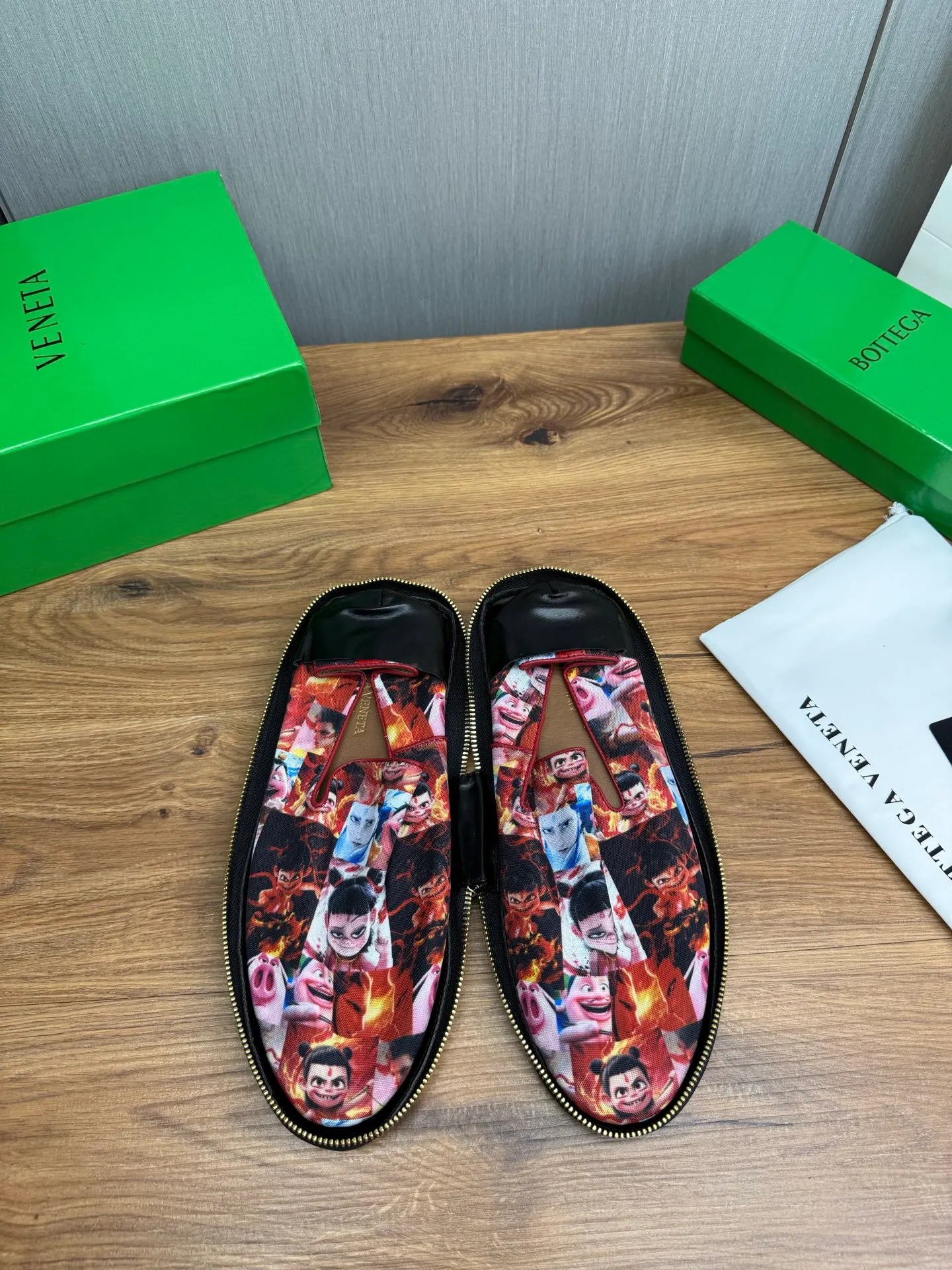 Men's shoes 💰460💰 BV - popular wallet shoes 👟 Casual, fashionable and comfortable 🔗 Good partner for travel ✅ Imported Nezha series printed fabric + imported cowhide. Original rubber outsole, available all year round 👏 Size: 38-45 (38.45 custom-made, non-refundable)